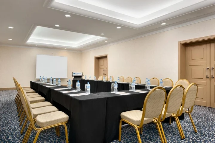 Ташкент: Отель Wyndham Tashkent