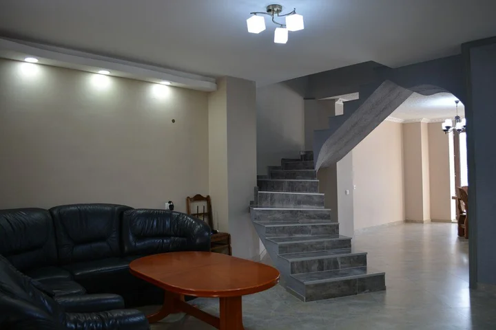 Степанцминда: Hotel Elegant
