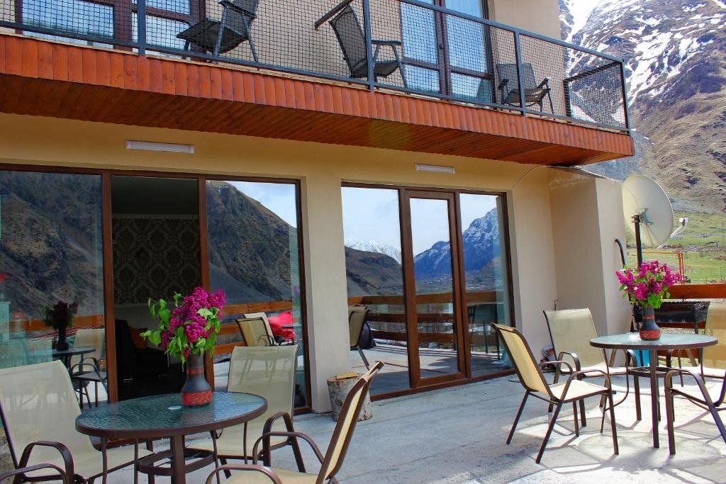 Степанцминда: Sunshine Kazbegi