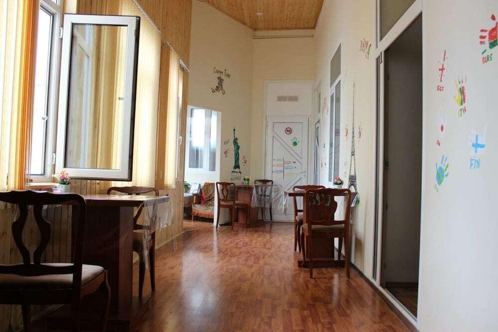 Баку: Hostel 124