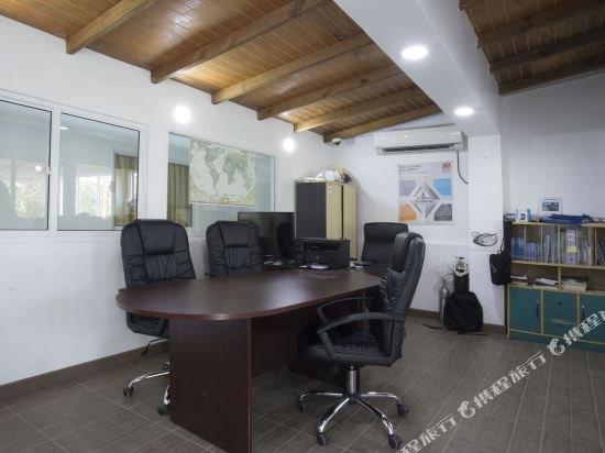 Северный атолл Мале: Sea Retreats Thulusdhoo