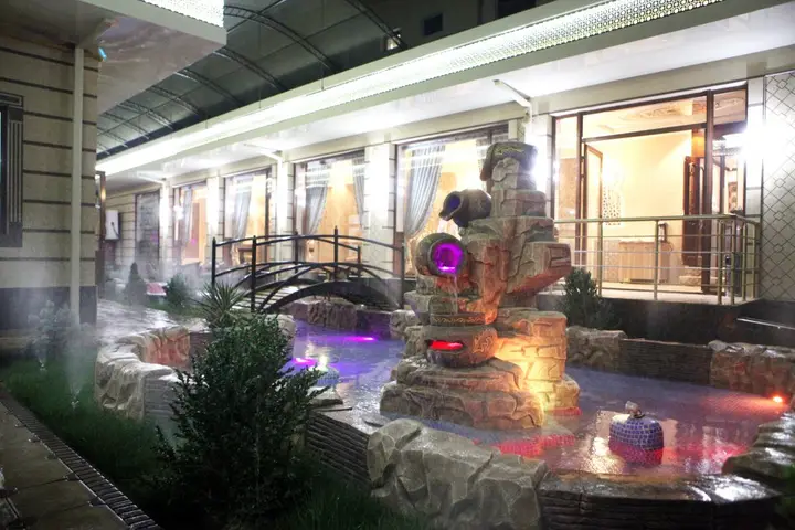 carousel image 4