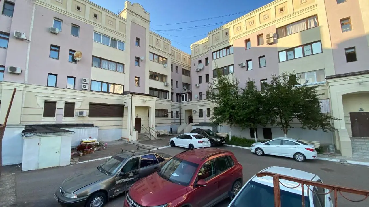 Казань: Лево-Булачная 16. Центр города