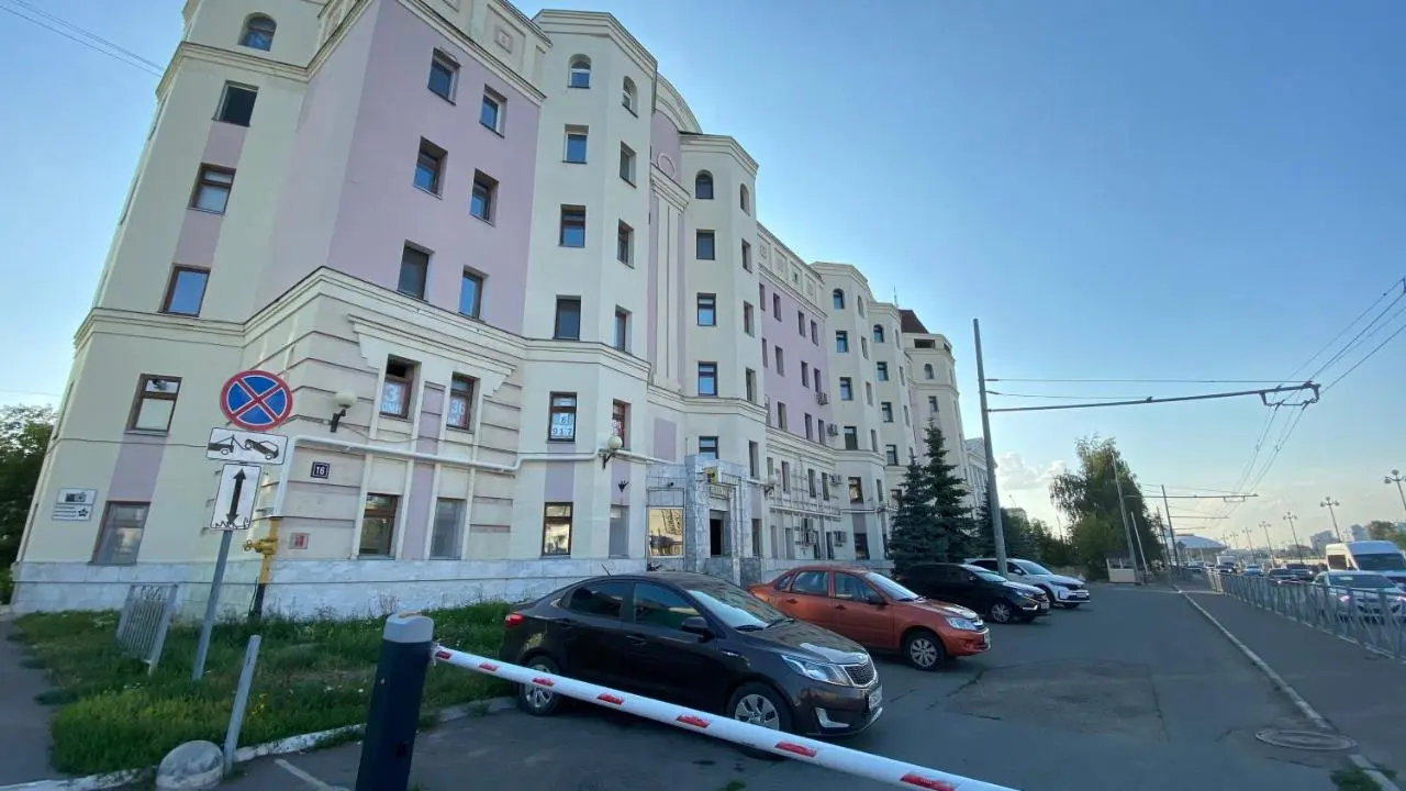 Казань: Лево-Булачная 16. Центр города