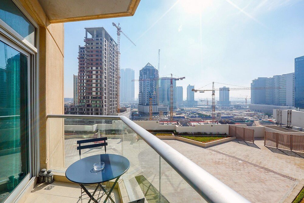 Дубай: Kennedy Towers - Burj Views