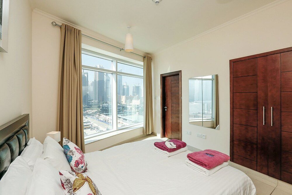 Дубай: Kennedy Towers - Burj Views