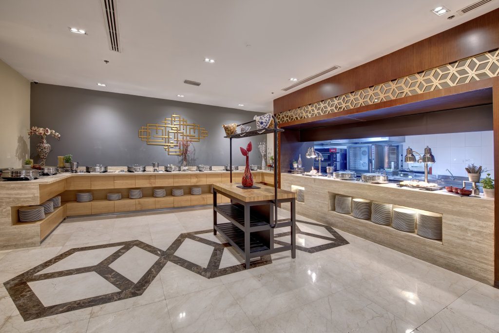 Дубай: Отель Two Seasons Hotel & Apartments