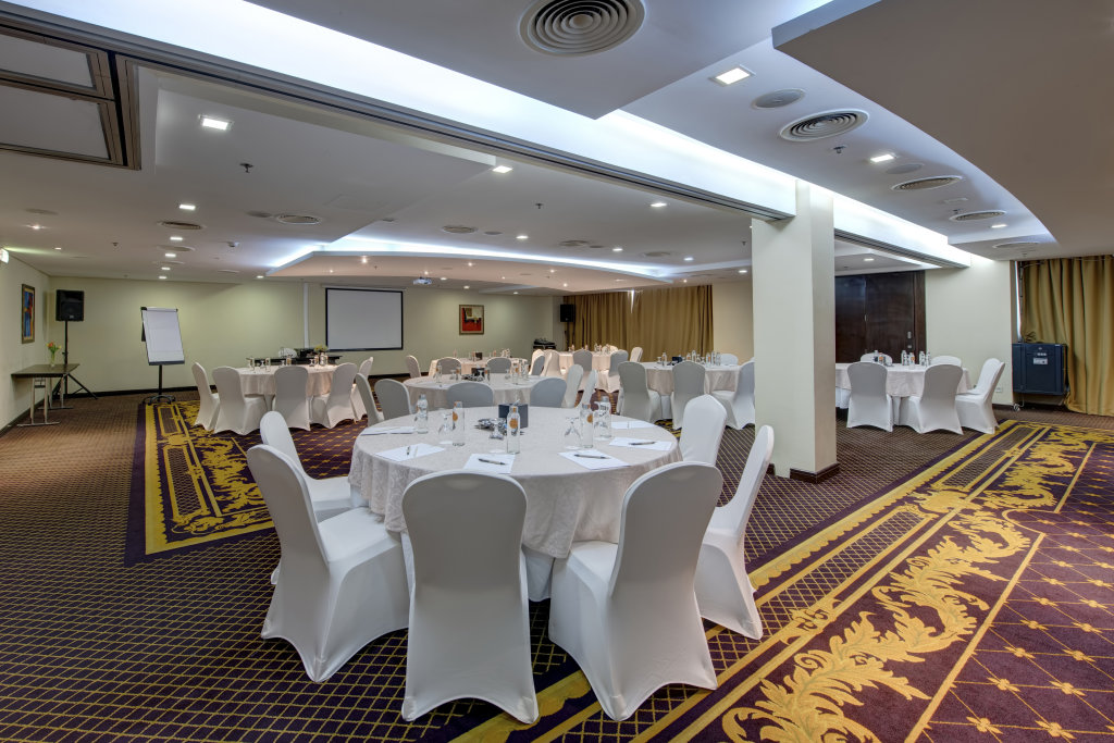 Дубай: Отель Two Seasons Hotel & Apartments