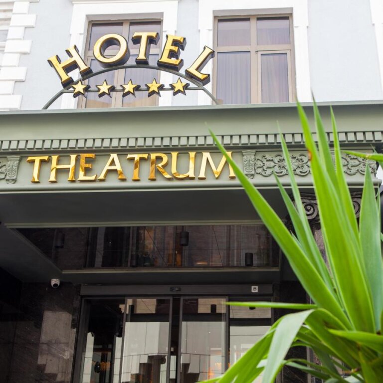 Баку: Theatrum Hotel Baku