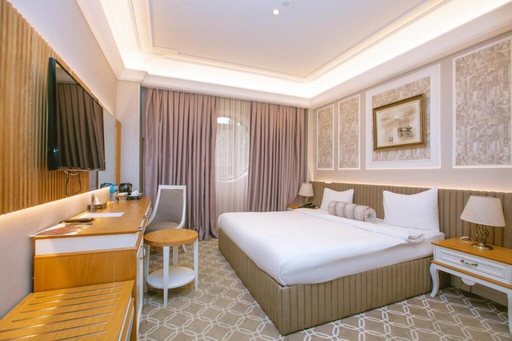 Баку: Theatrum Hotel Baku