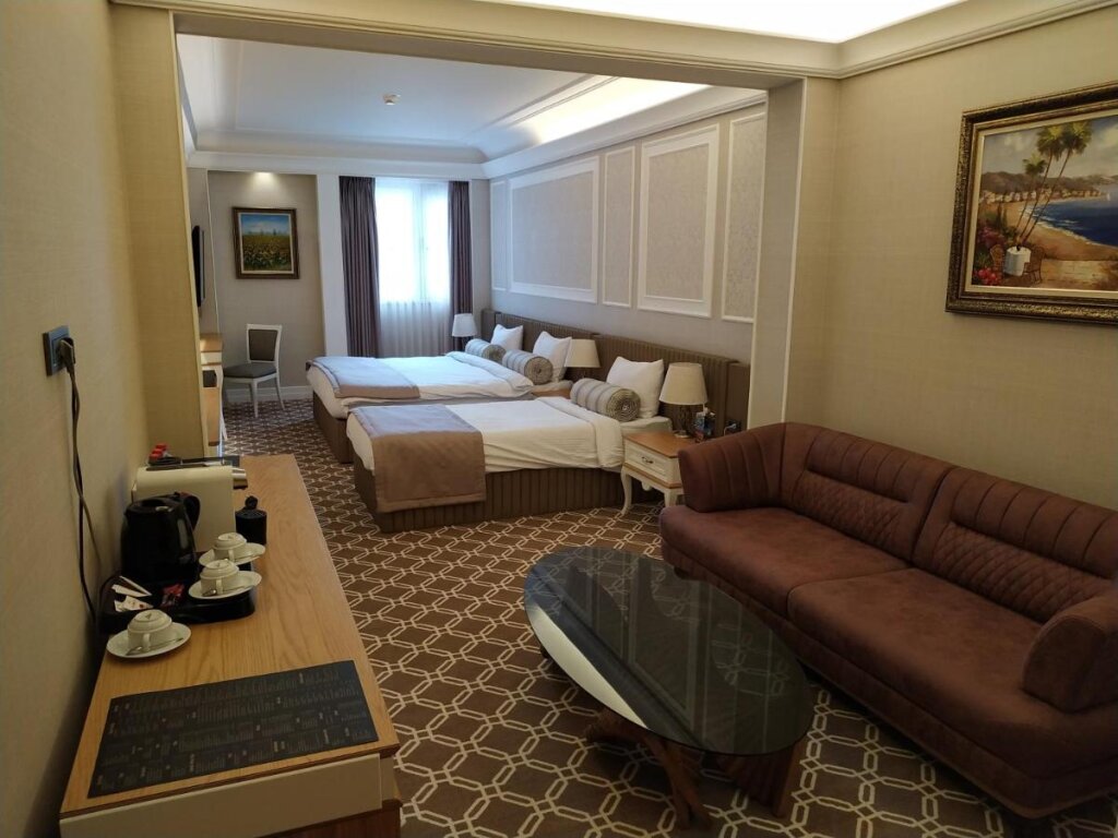 Баку: Theatrum Hotel Baku
