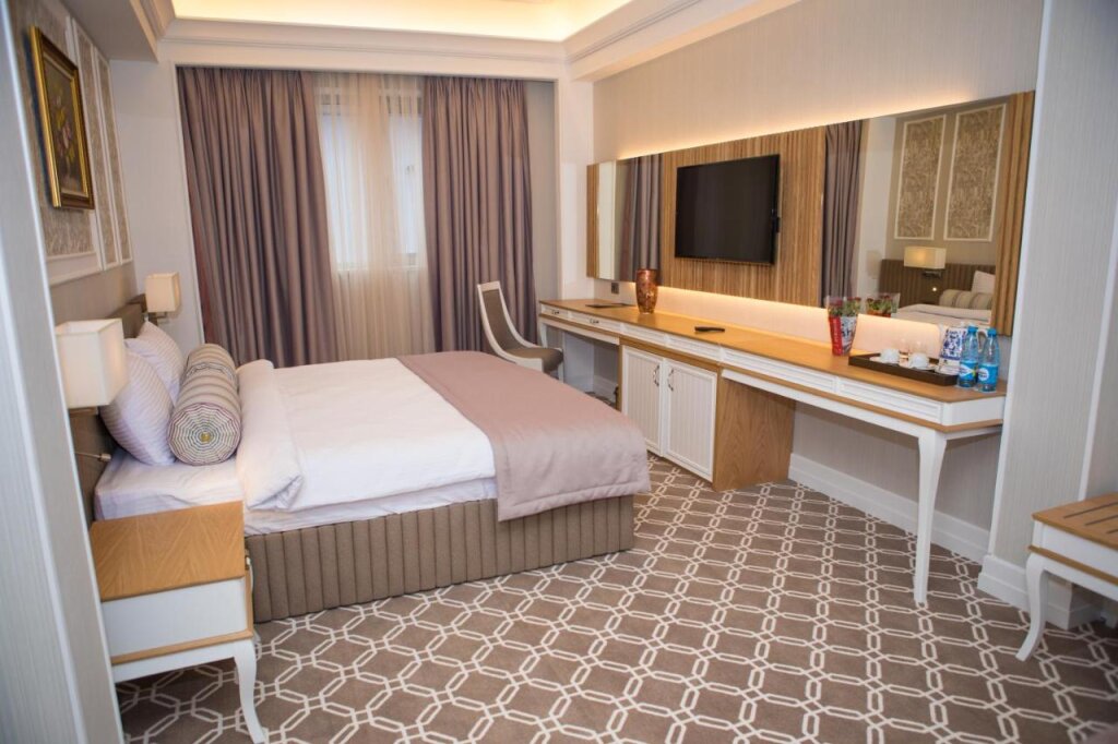 Баку: Theatrum Hotel Baku
