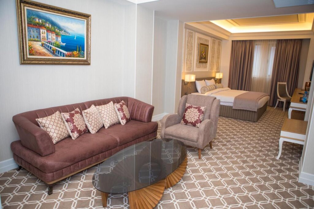 Баку: Theatrum Hotel Baku