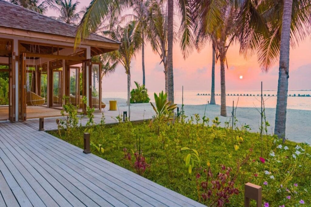 Атолл Лхавийани: Innahura Maldives Resort