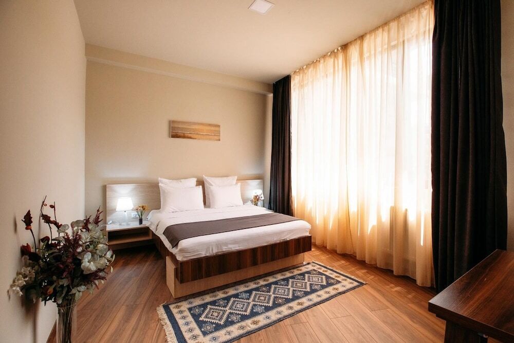 Телави: Телави Inn