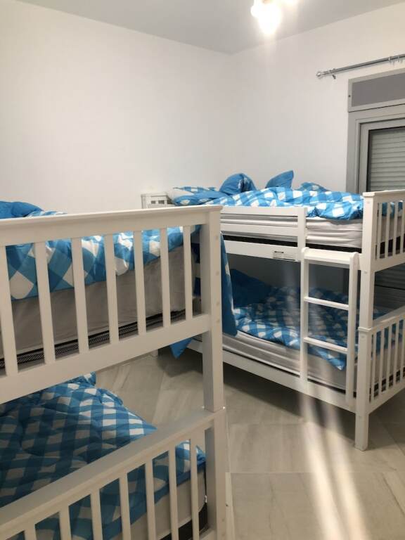 Айн-Сохна: Ein Bay Appartment