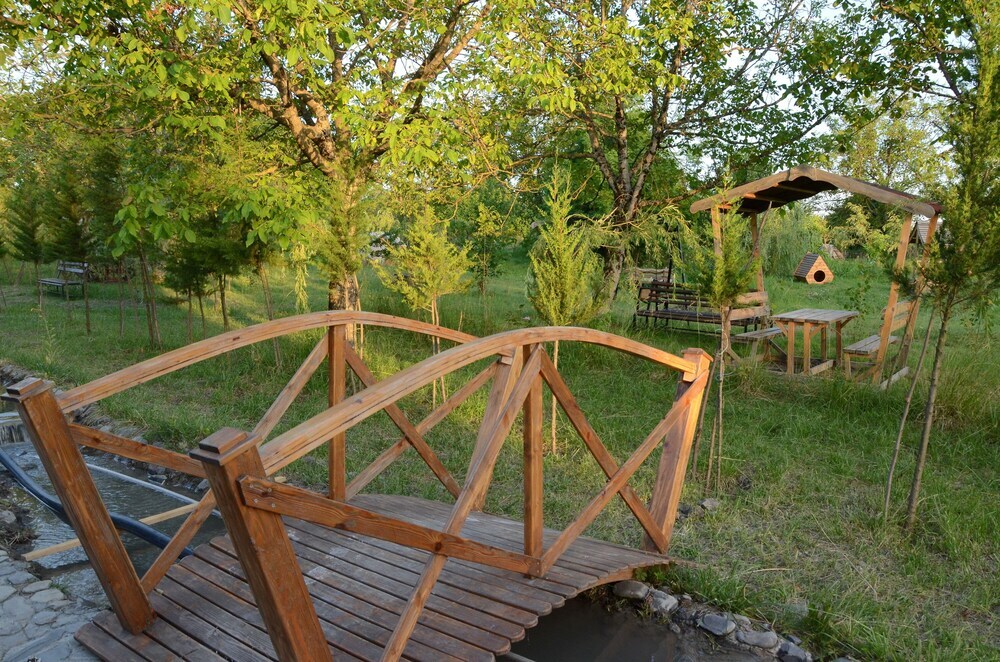 Вандам: Qabala River Palace