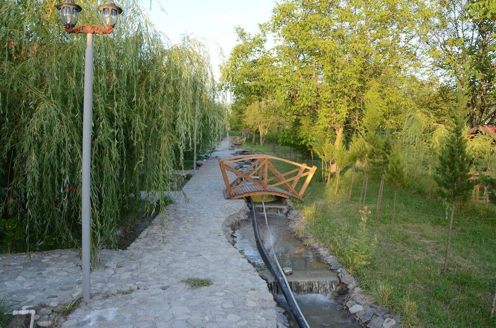 Вандам: Qabala River Palace