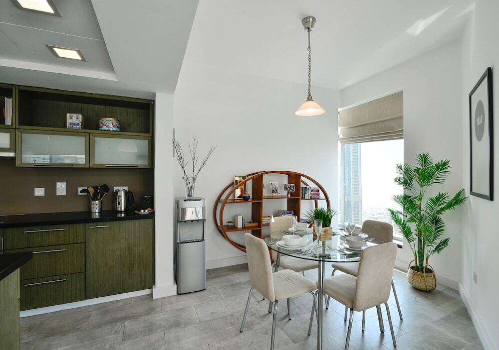 Дубай: Lofts Towers Ease by Emaar