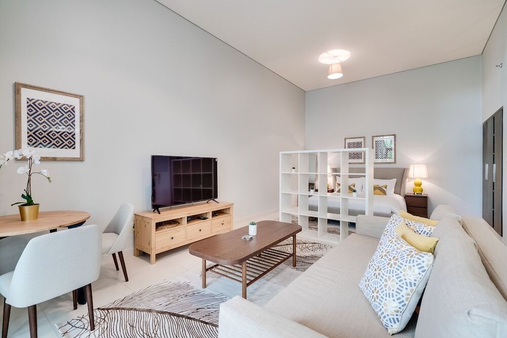 Дубай: Lofts Towers Ease by Emaar