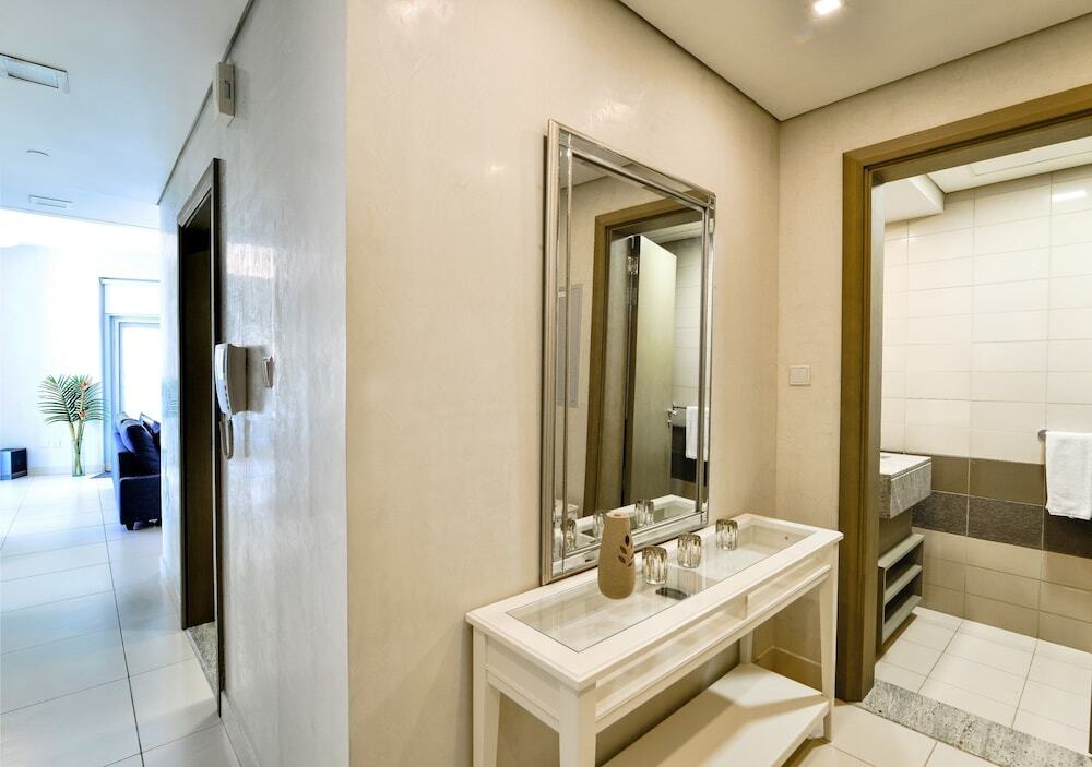 Дубай: Lofts Towers Ease by Emaar