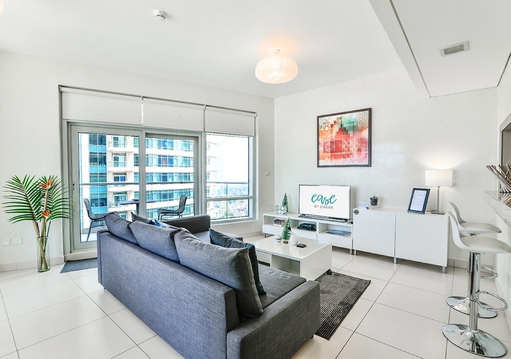 Дубай: Lofts Towers Ease by Emaar