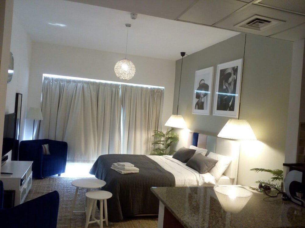Дубай: One Perfect Stay - Studio at Safeer