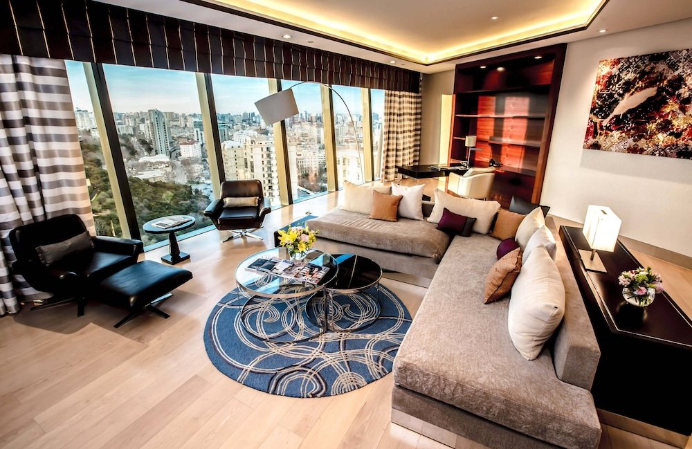 Баку: Апартаменты в отеле Fairmont Baku в комплексе «Огненные башни»