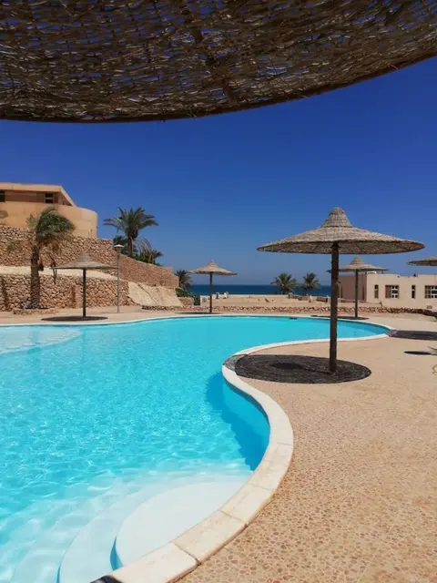 Айн-Сохна: Beach front chalet