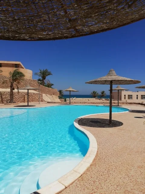 Айн-Сохна: Beach front chalet