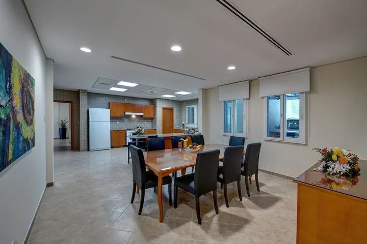 Дубай: J5 Holiday Homes 3BR Apartment
