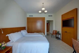 Дубай: J5 Holiday Homes 3BR Apartment