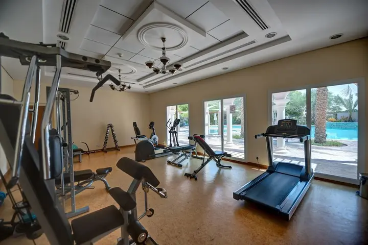 Дубай: J5 Holiday Homes 3BR Apartment