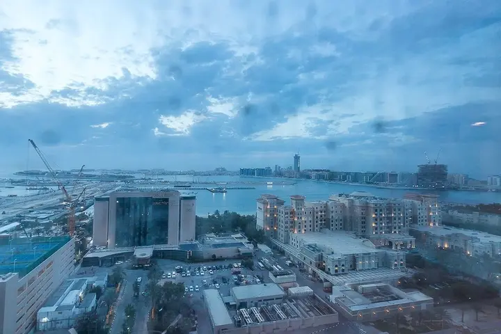 Дубай: City Nights - Ocean Heights Tower