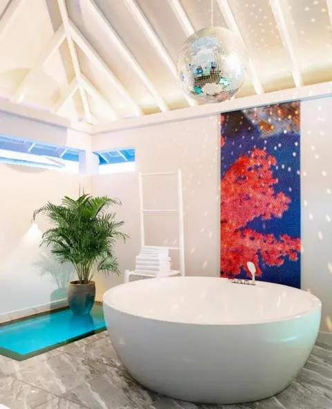Раа Атолл: The Standard, Huruvalhi Maldives