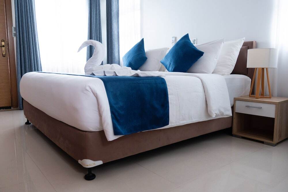 Тулусду: Reef Edge Thulusdhoo