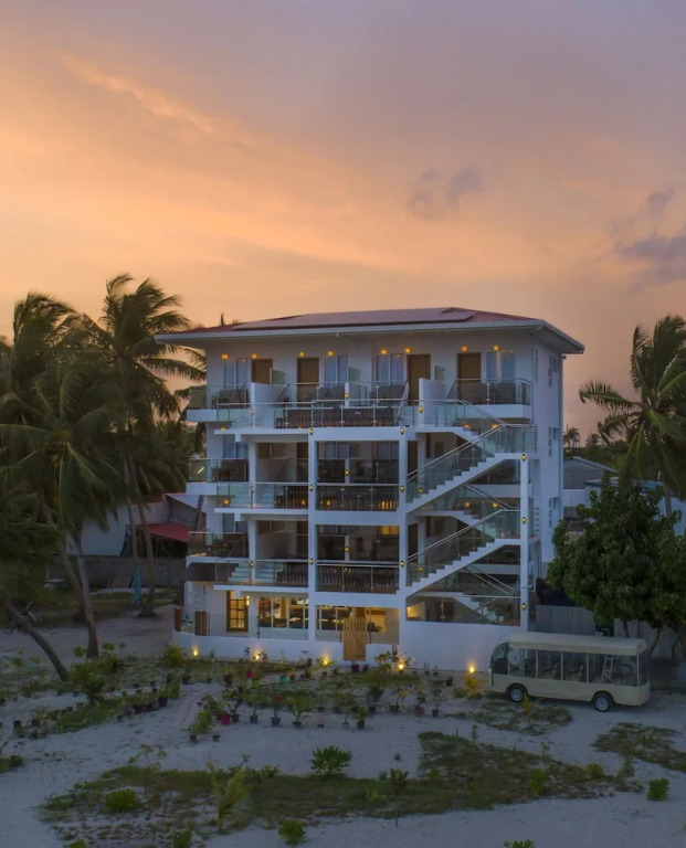 Тулусду: Reef Edge Thulusdhoo