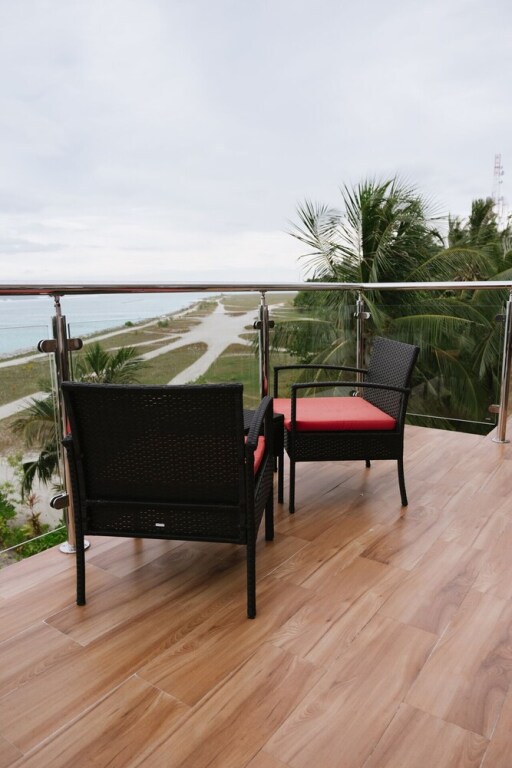 Тулусду: Reef Edge Thulusdhoo