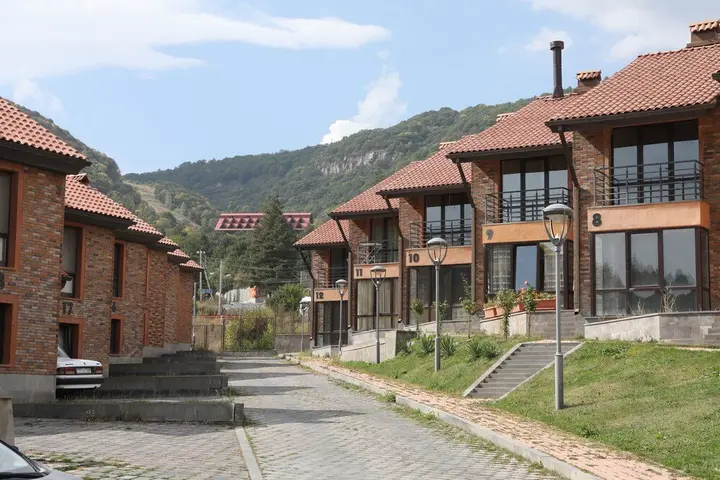 Цахкадзор: Teghenis Rest House