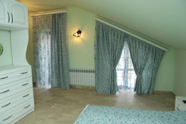 Цахкадзор: Teghenis Rest House