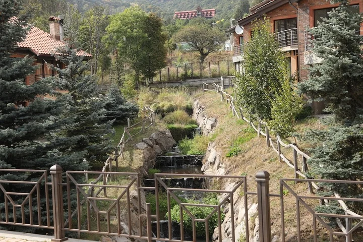 Цахкадзор: Teghenis Rest House