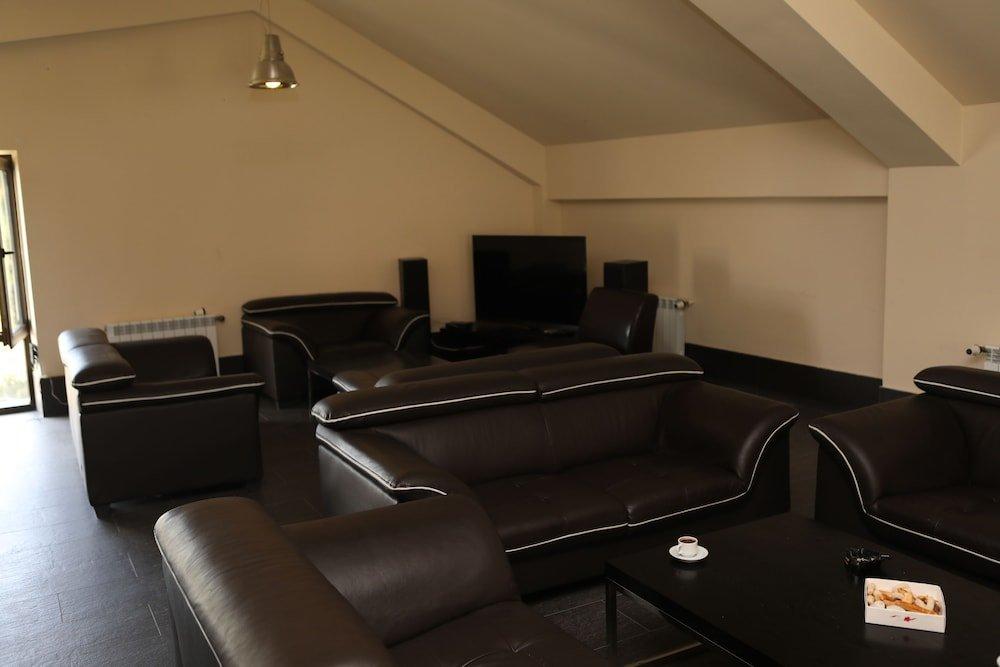 Цахкадзор: Teghenis Rest House