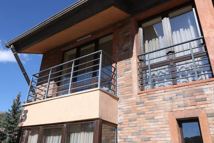 Цахкадзор: Teghenis Rest House
