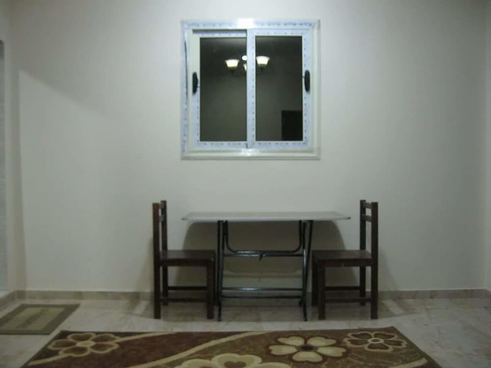 Гиза: Three Bedroom Apartment With Pyramids View