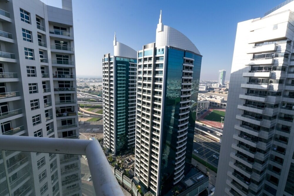Дубай: Marina Crown Tower