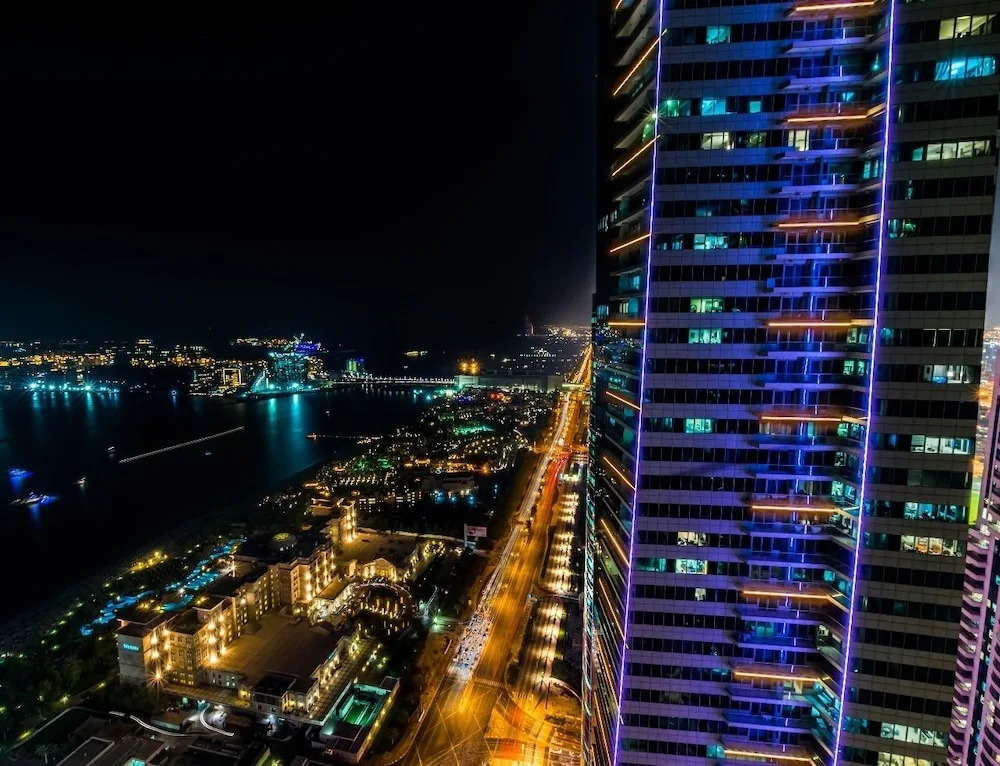 Дубай: Marina Crown Tower