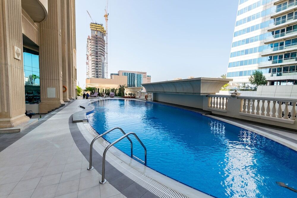 Дубай: Marina Crown Tower