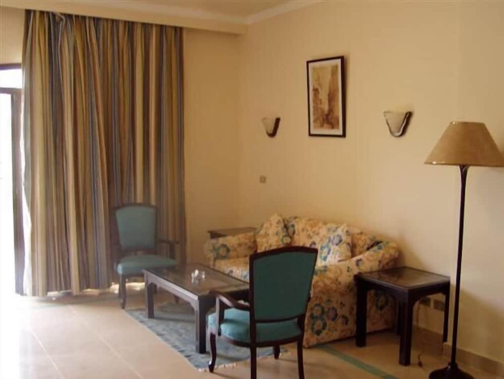 Атаках: Regina Resort El sokhna