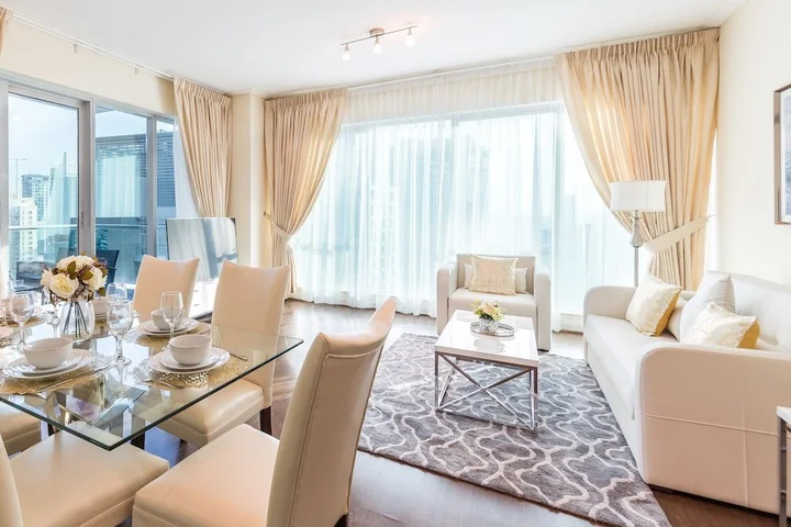 Дубай: 2 BR in Shemara by Deluxe Holiday Homes