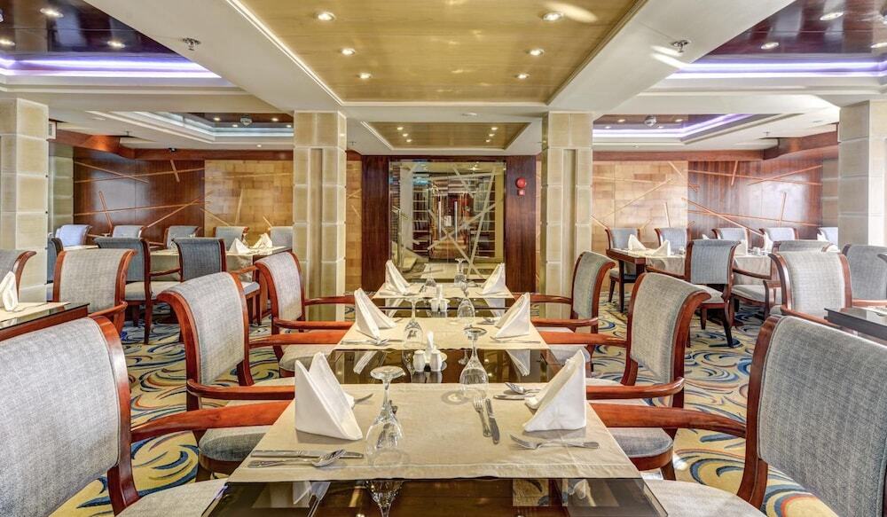 Луксор: MS Esmeralda Nile Cruise from Aswan or Luxor